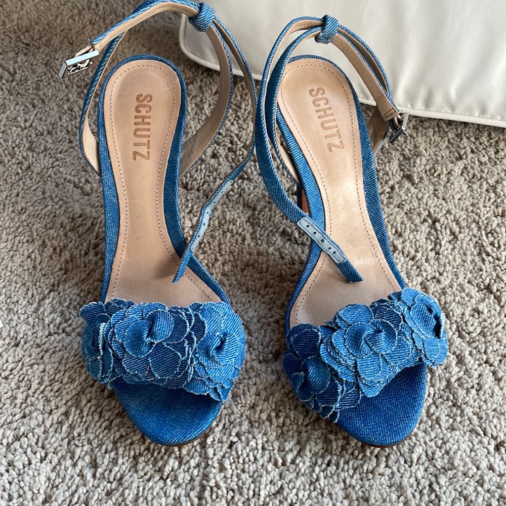 New Schutz Aida high heel size 7